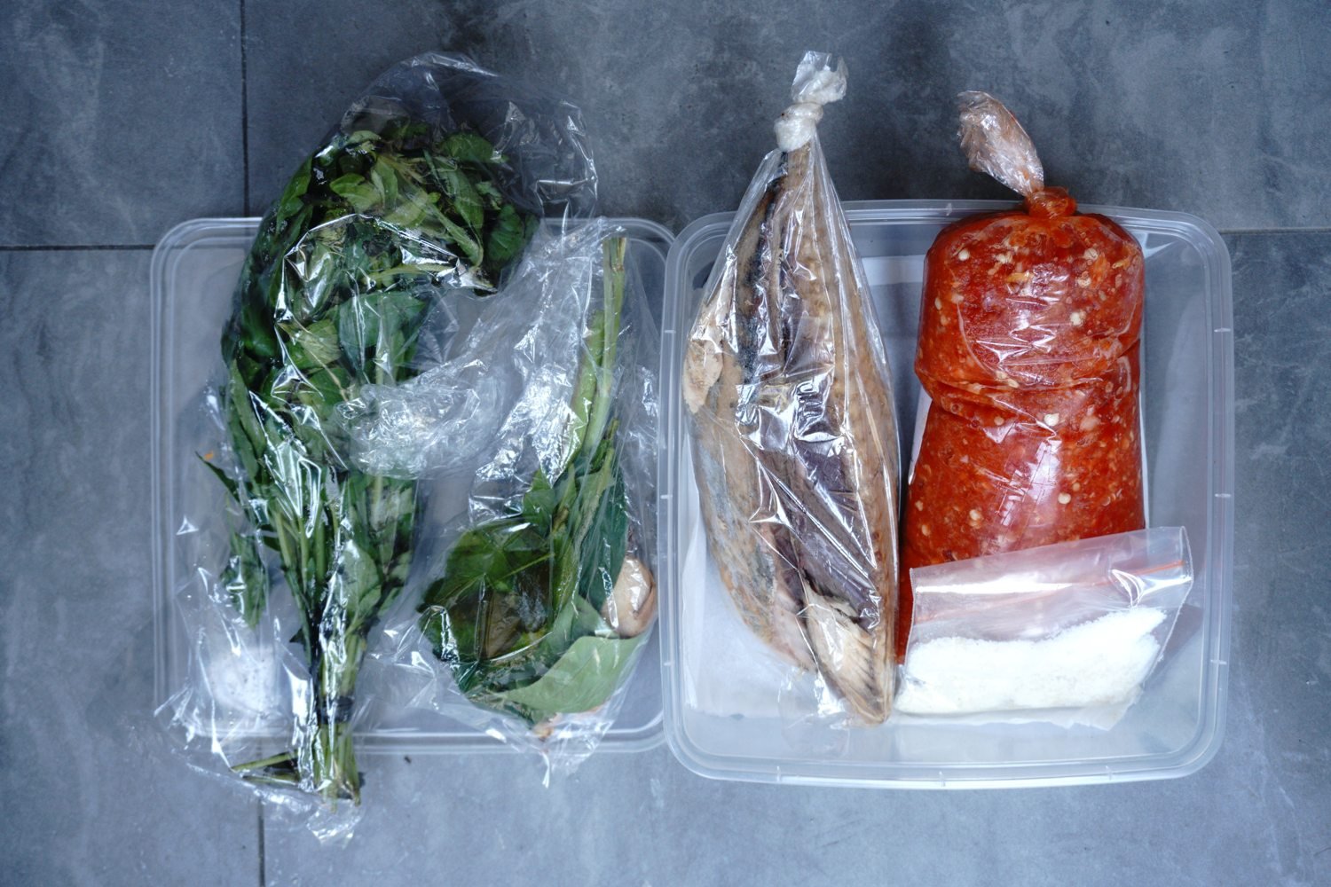 Paket sayuran hijau Racikin dengan bahan dan pelengkap masakan