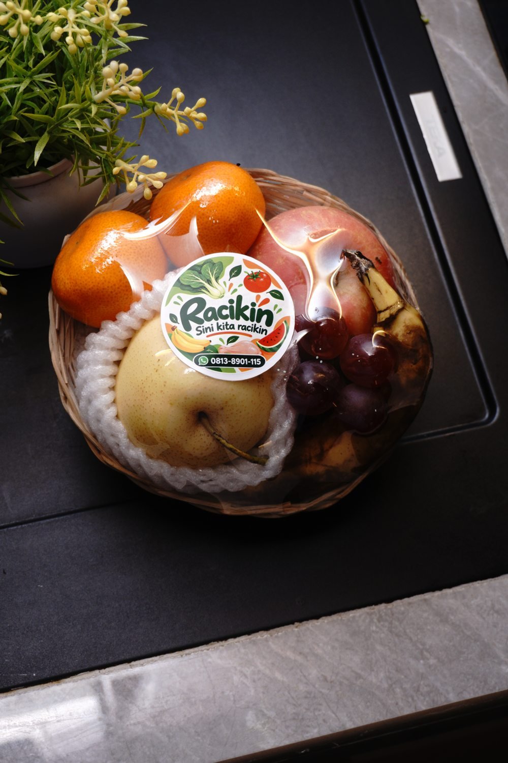 Keranjang bingkisan buah Racikin